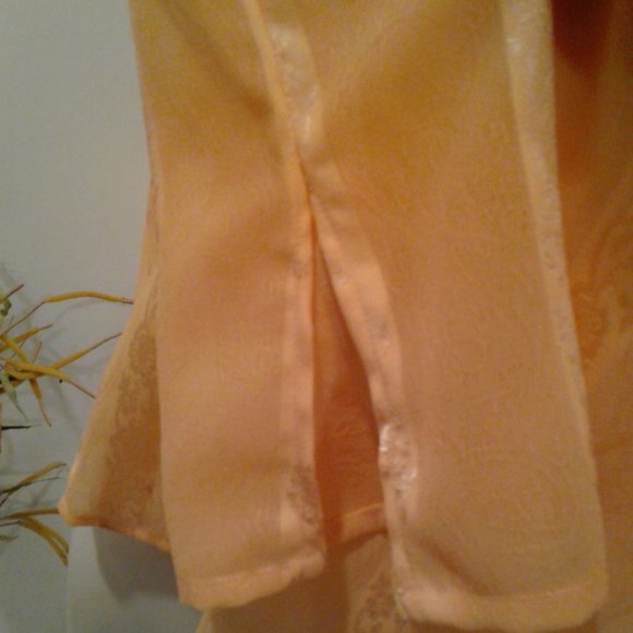 JAHNVI PIJAMA SET SIZE LARGE - Picture 3 of 10